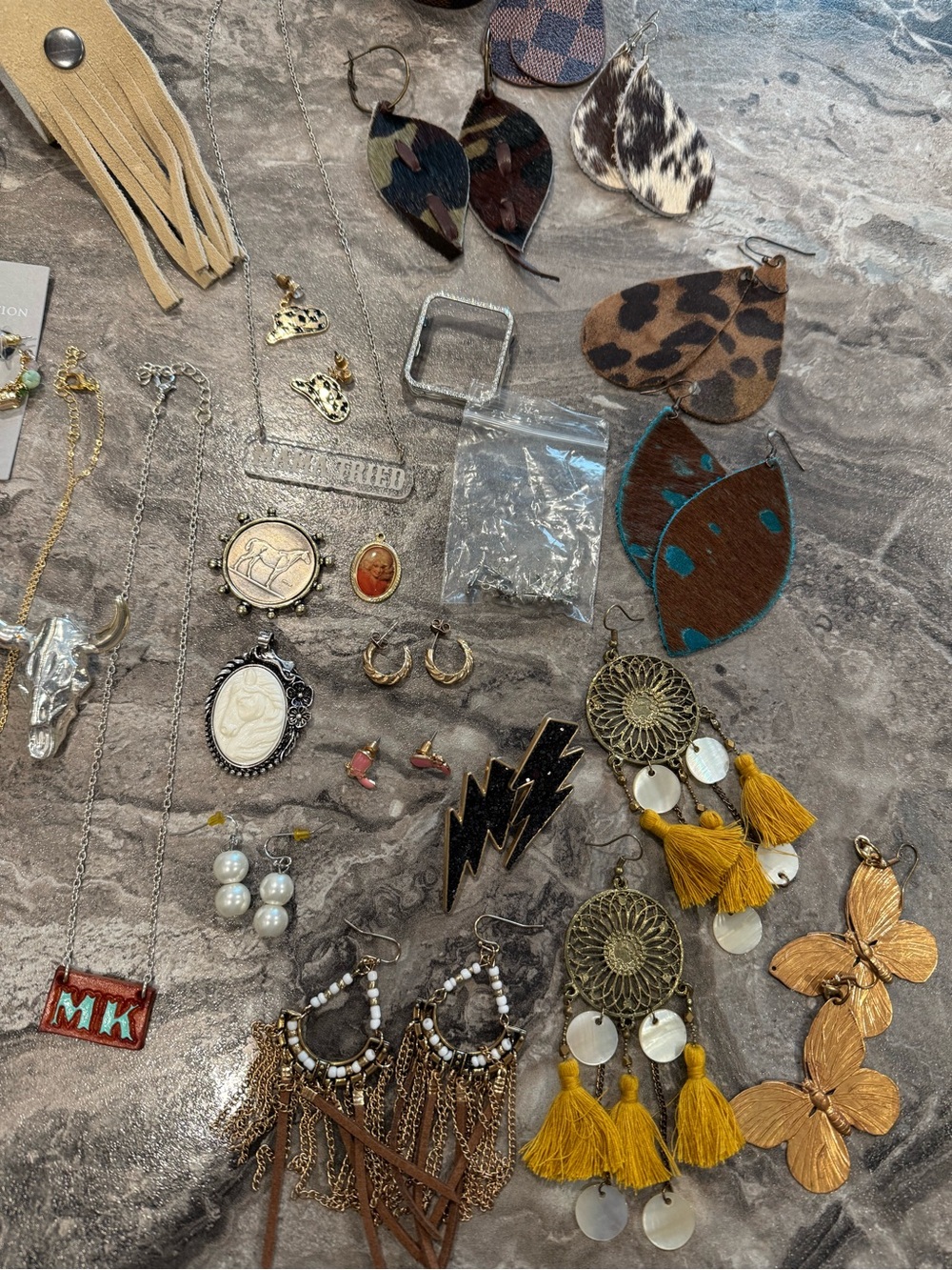 LARGE JEWELRY LOT/BUNDLE - Picture 3 of 10